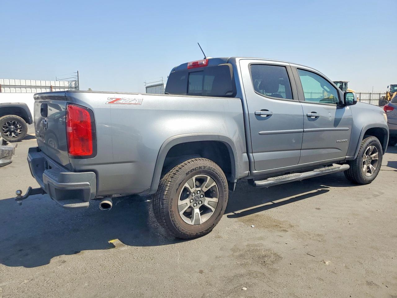2018 Chevrolet Colorado Z71 - Image 3