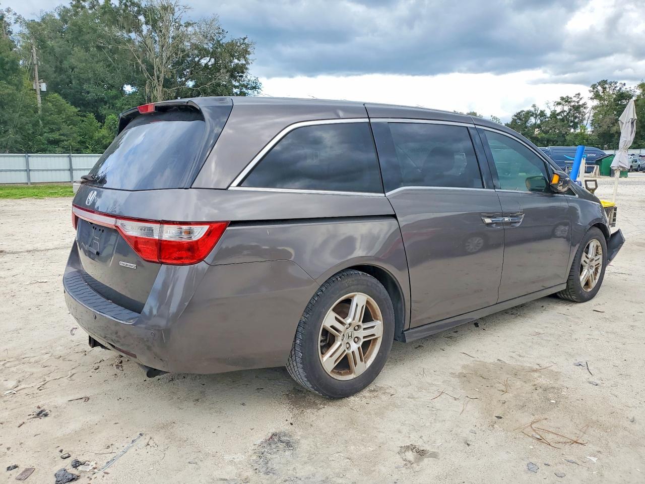 2011 Honda Odyssey Touring - Фото 3