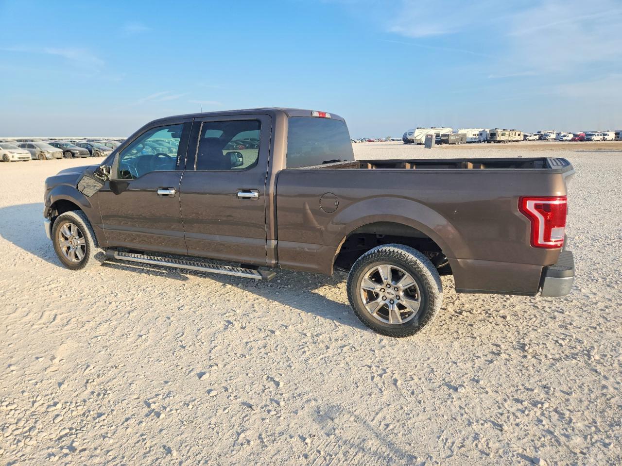 2015 Ford F150 Supercrew - Фото 2