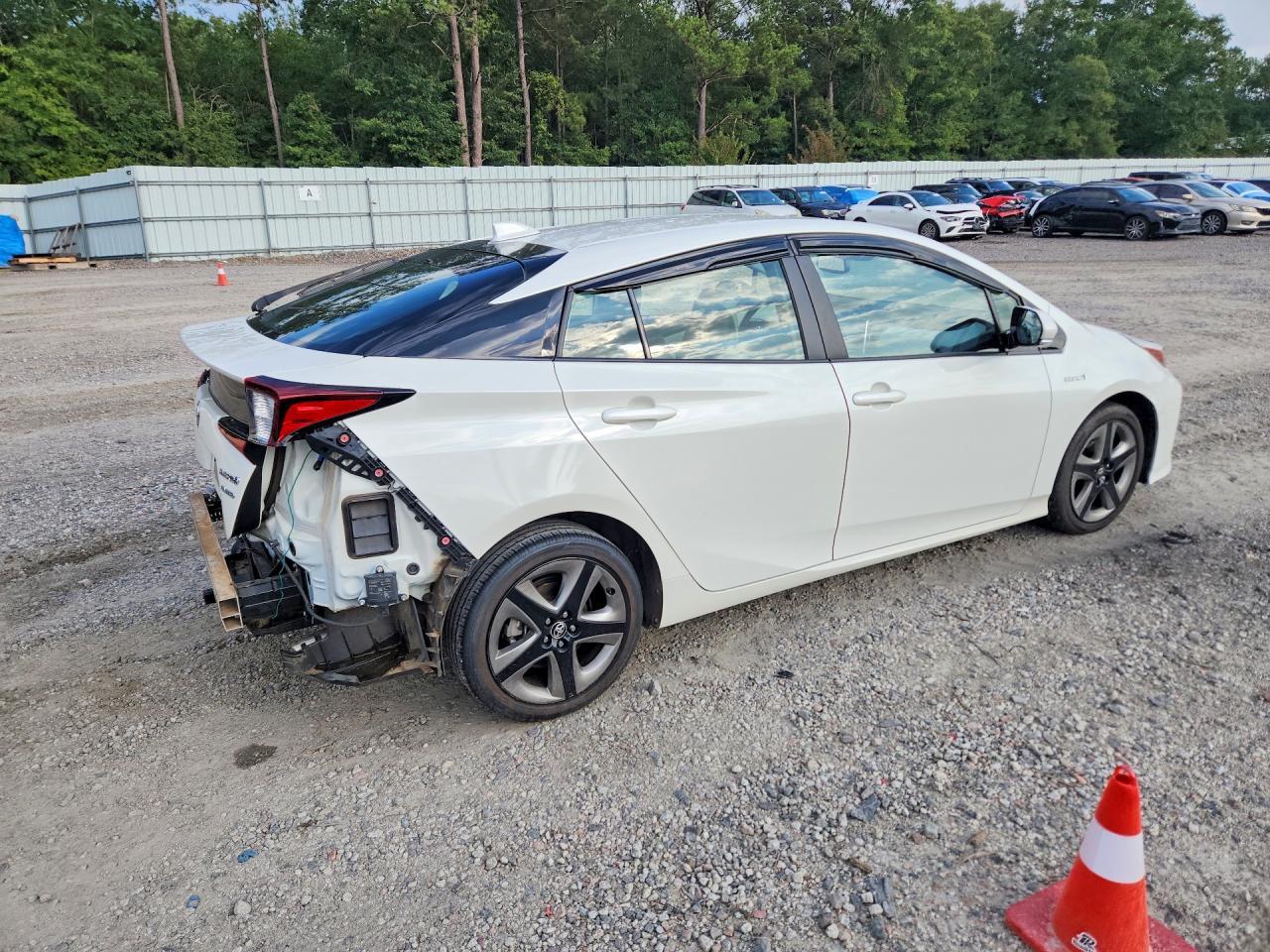 2019 Toyota Prius Limited - Image 3