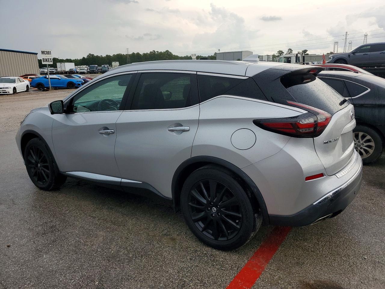 2020 Nissan Murano Platinum - Image 2