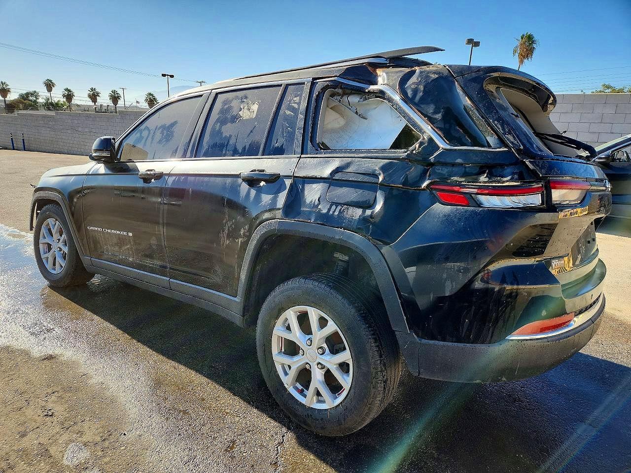 2023 Jeep Grand Cherokee Limited - Image 2