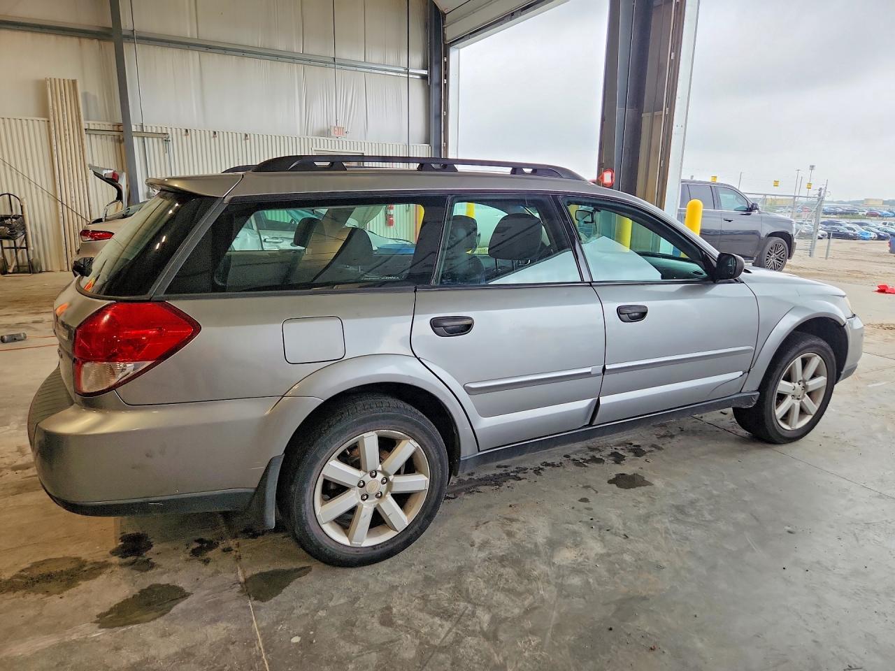 2009 Subaru Outback 2.5I - Фото 3