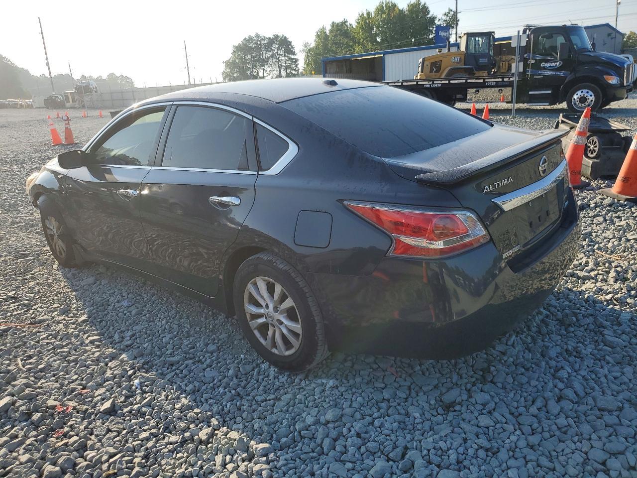 2014 Nissan Altima 2.5 S - Image 2