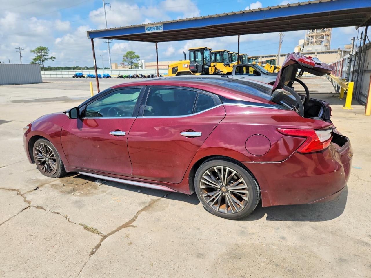 2016 Nissan Maxima Platinum - Image 2