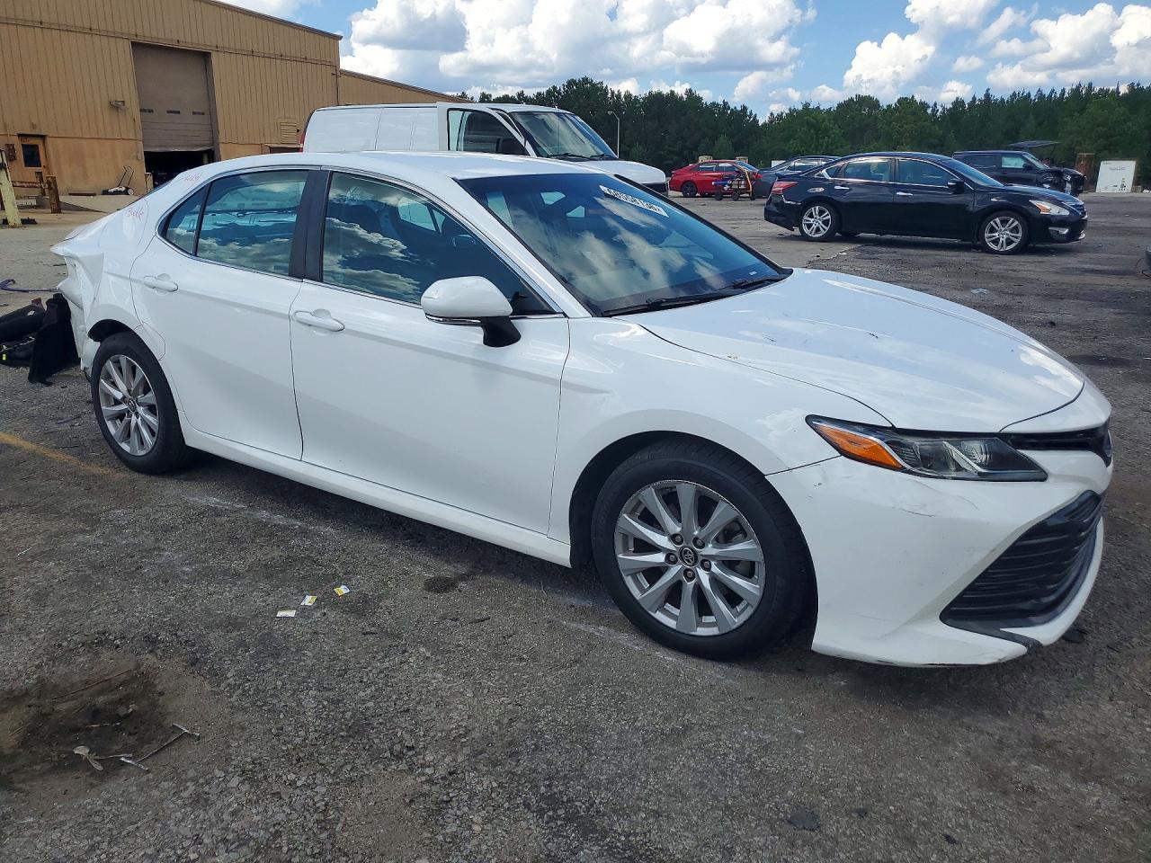2018 Toyota Camry Le - Фото 4