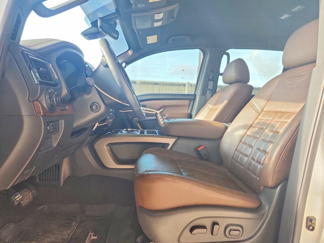 2023 Nissan Titan Platinum Reserve - Фото 7