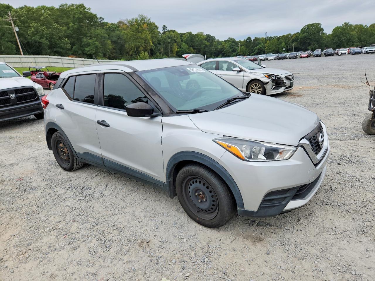 2020 Nissan Kicks S - Image 4