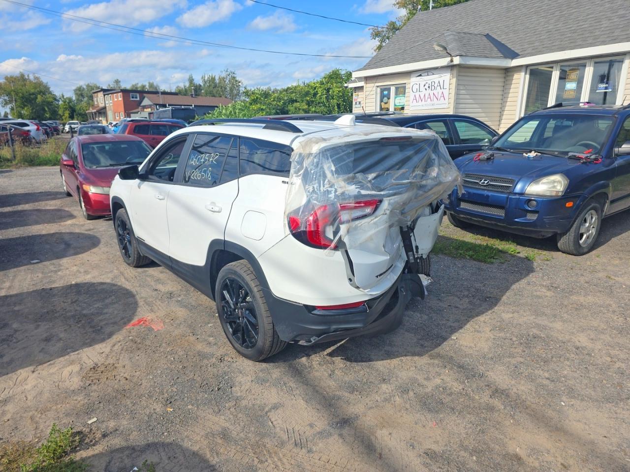 2024 GMC Terrain Sle - Image 3