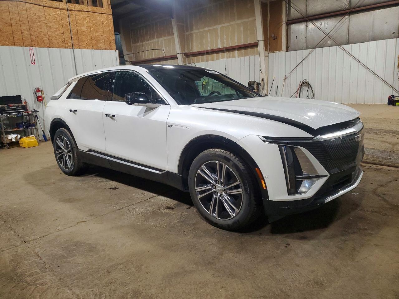 2024 Cadillac Lyriq Luxury - Image 4