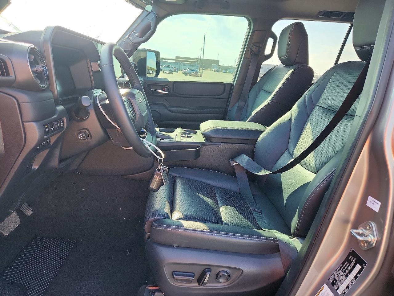 2025 Toyota Land Cruiser Base - Фото 7