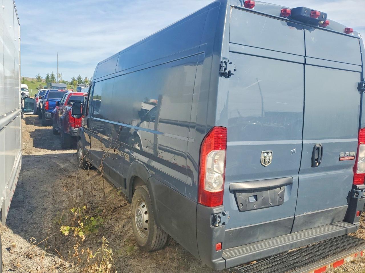 2021 Ram Promaster 3500 Delivery Van - Фото 2