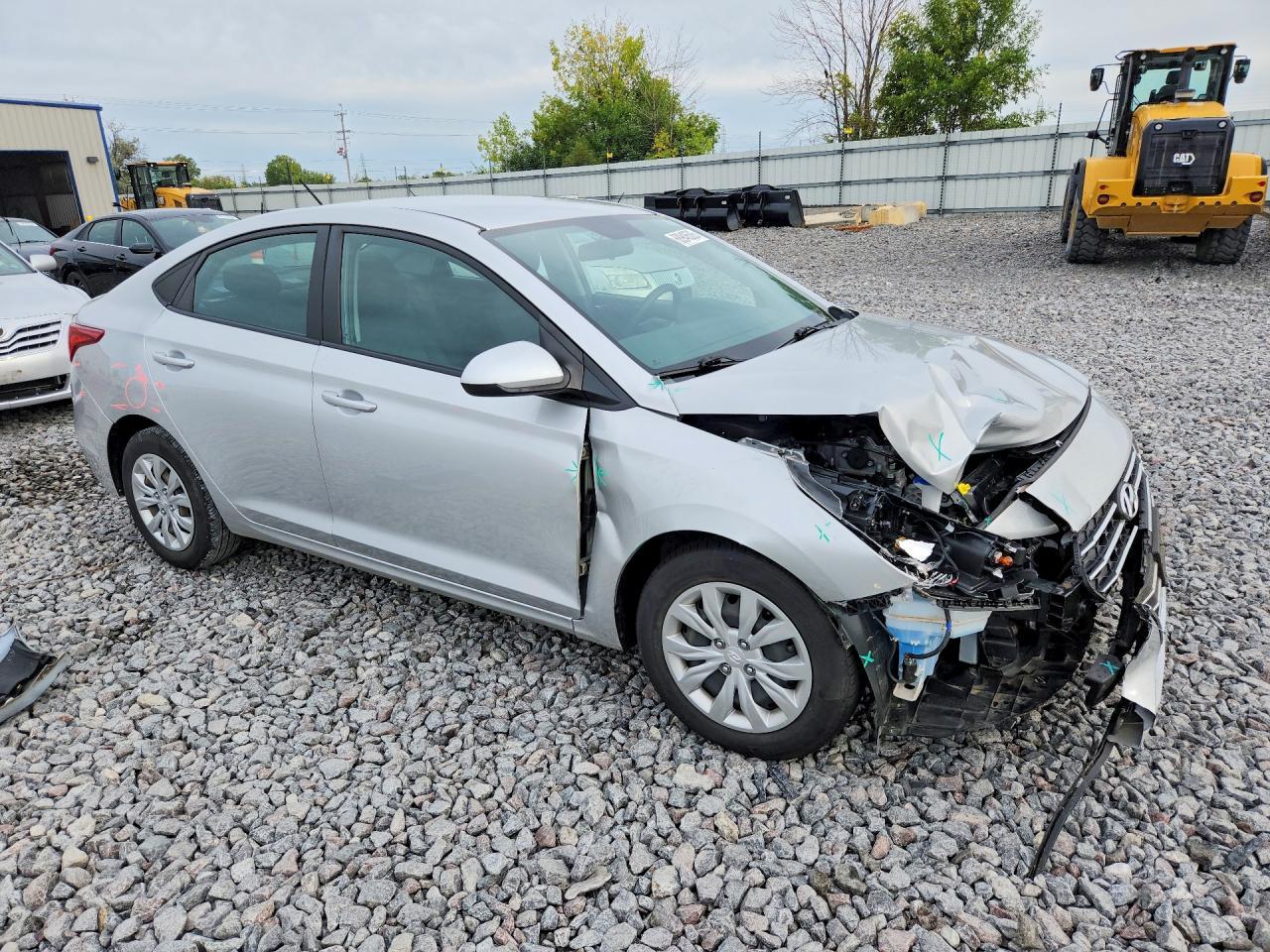 2021 Hyundai Accent Se - Фото 4