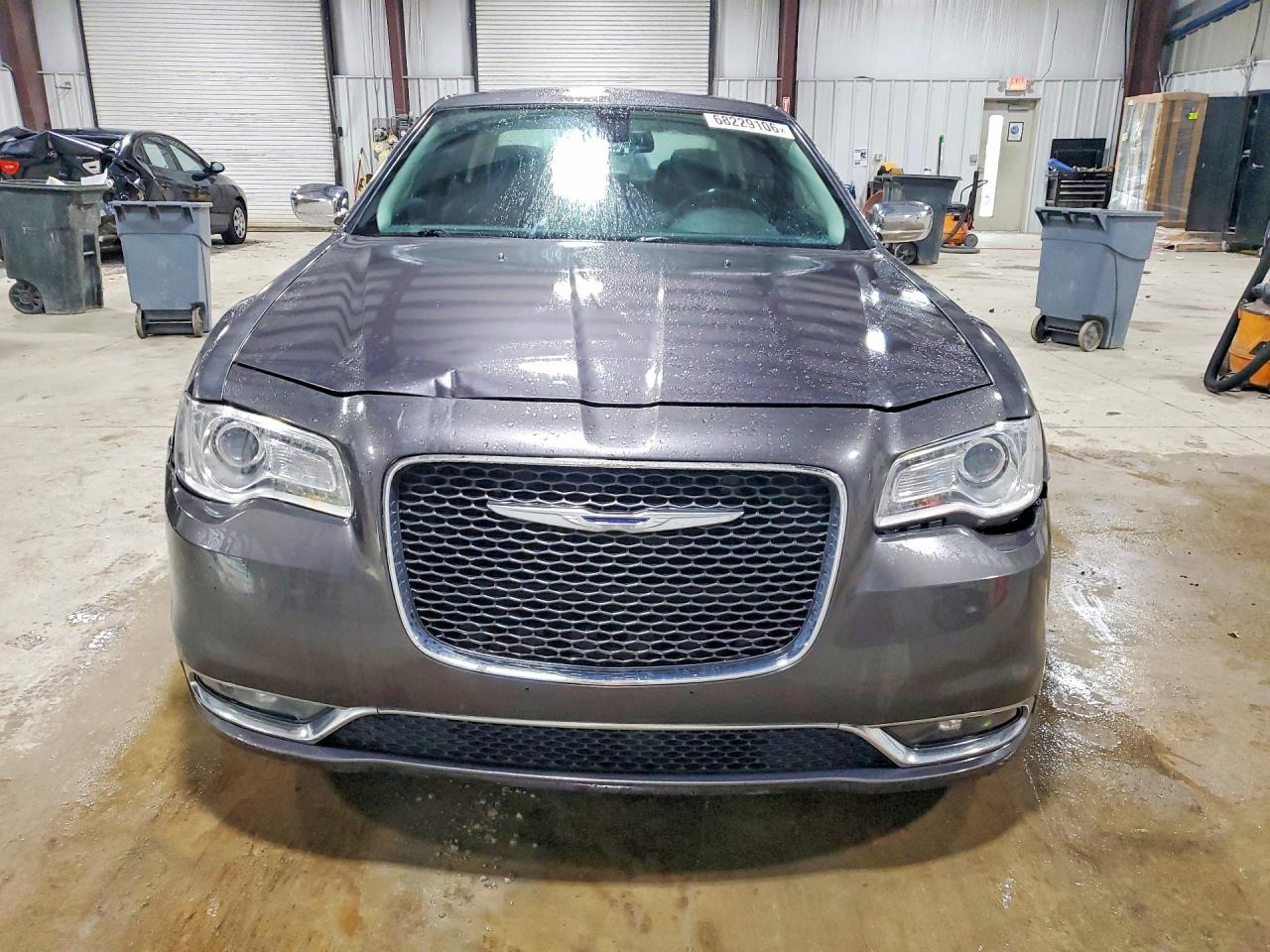 2016 Chrysler 300C - Фото 5