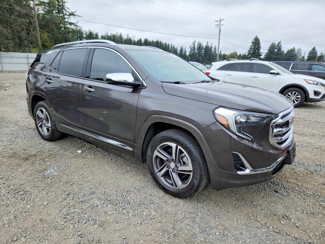 2020 GMC Terrain Denali - Image 4