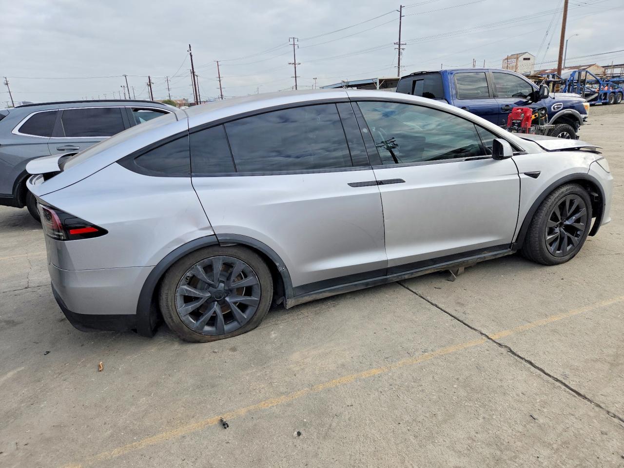 2025 Tesla Model X - Фото 3