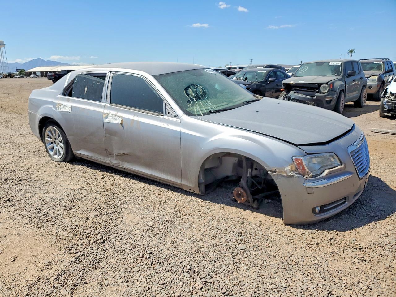 2013 Chrysler 300C - Image 4