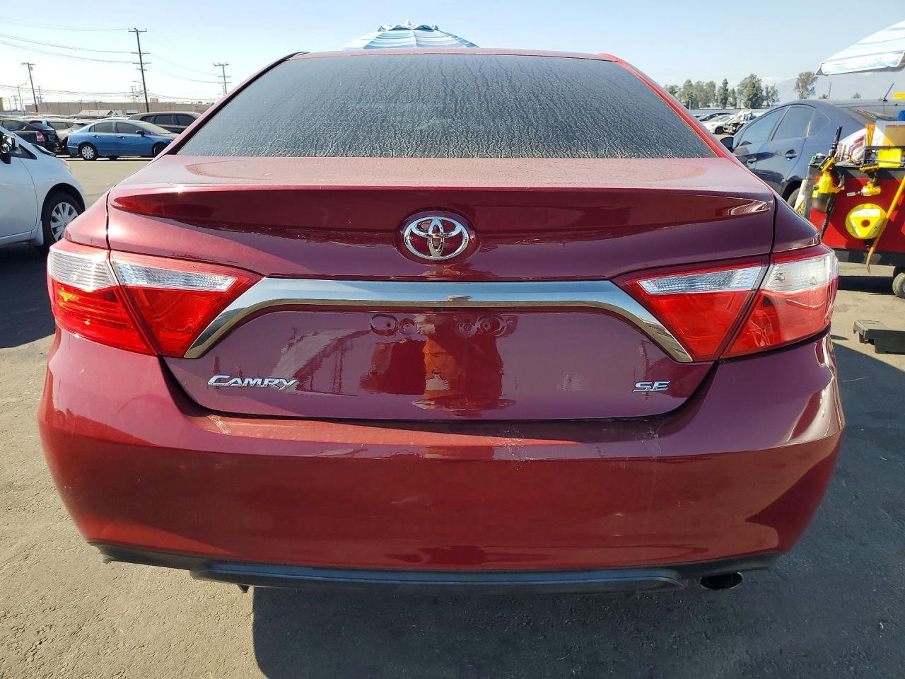 2016 Toyota Camry Se - Фото 6