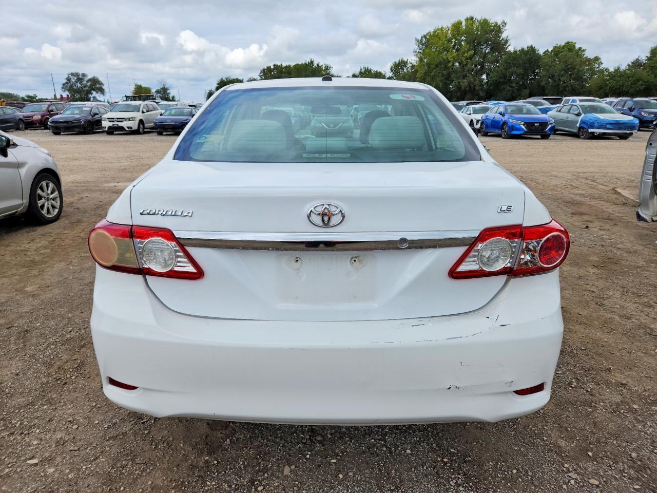 2011 Toyota Corolla Le - Image 6