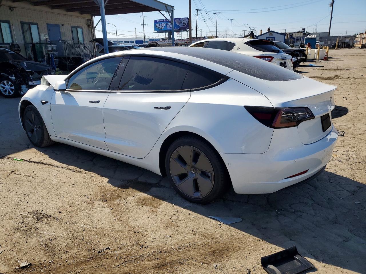 2022 Tesla Model 3 - Фото 2