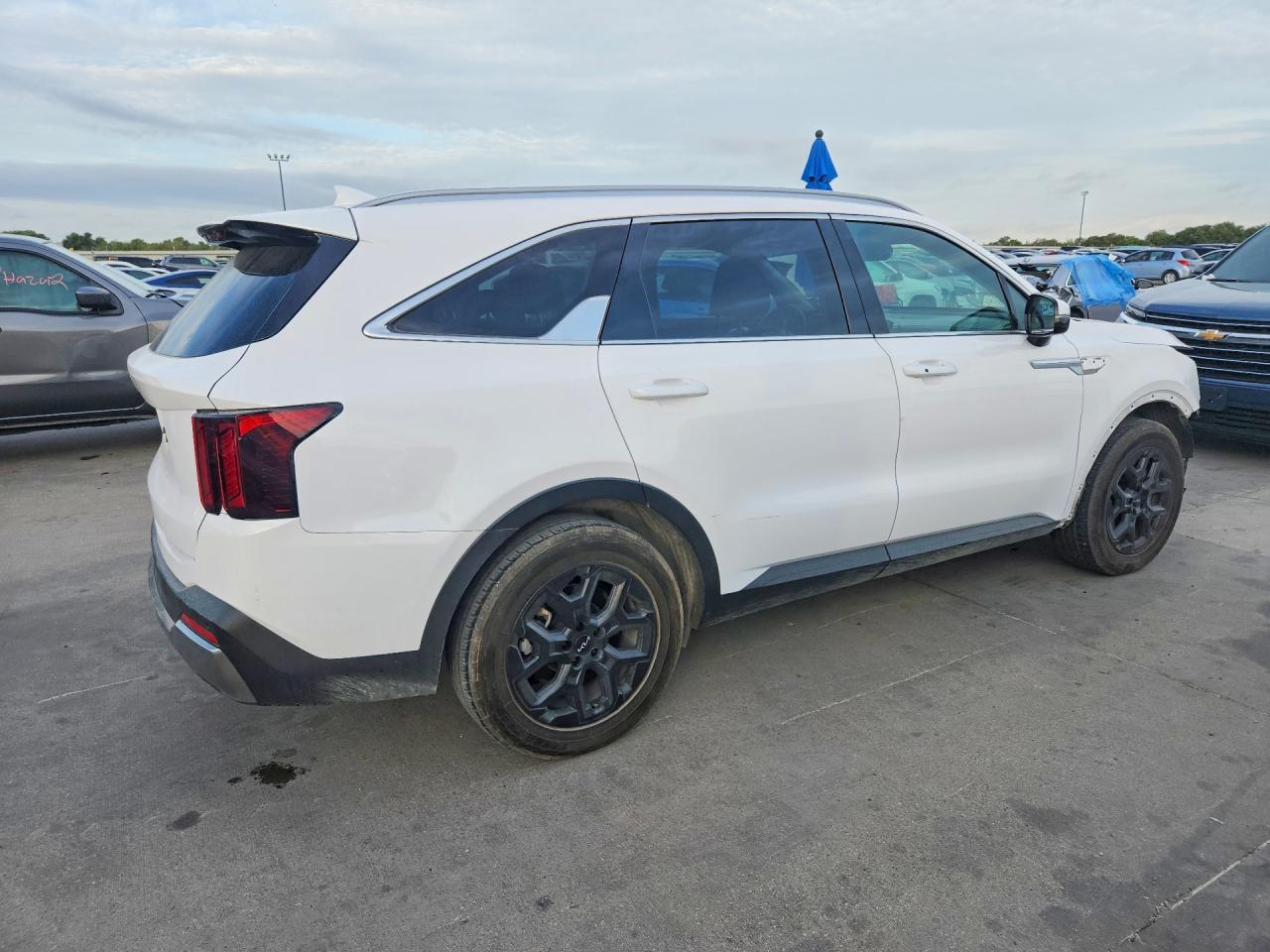 2024 Kia Sorento S - Фото 3