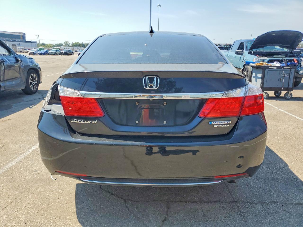 2015 Honda Accord Touring Hybrid - Image 6