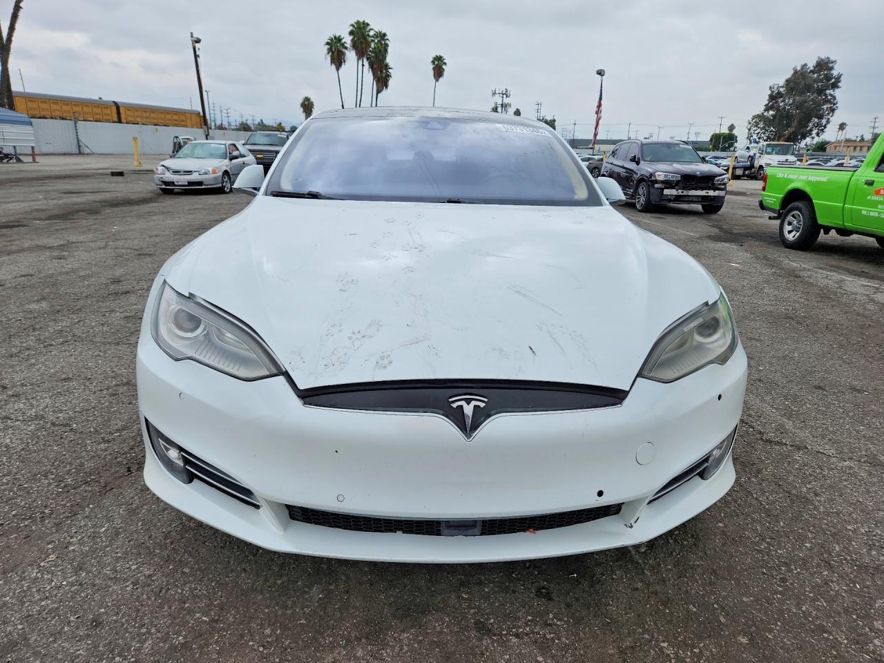 2014 Tesla Model S - Image 5
