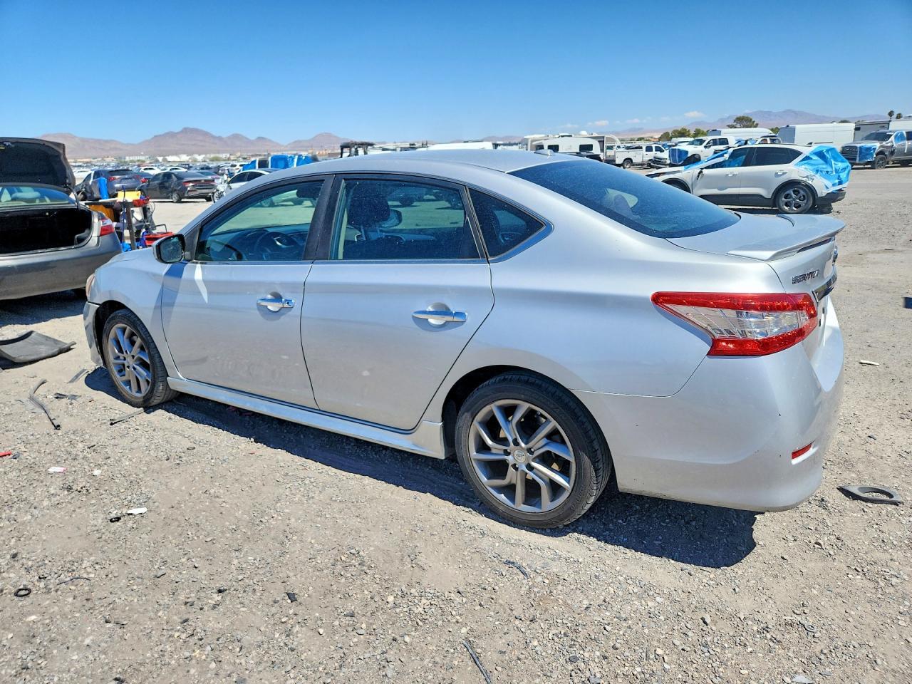 2014 Nissan Sentra Sr - Фото 2