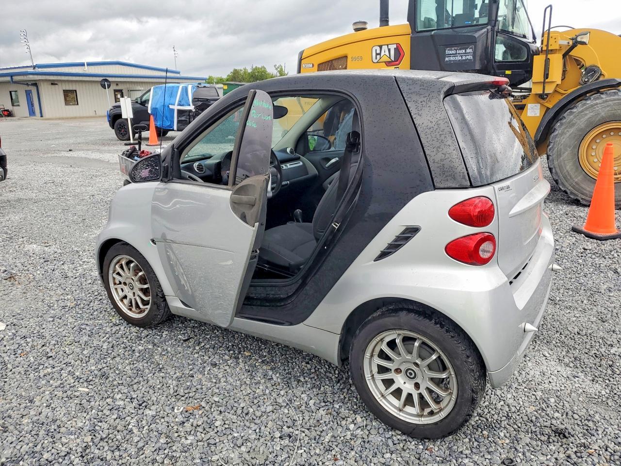 2012 Smart Fortwo Pure - Image 2