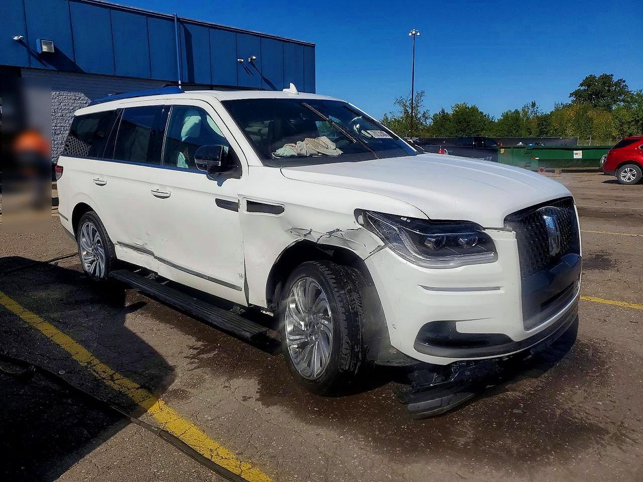 2022 Lincoln Navigator Reserve - Image 4