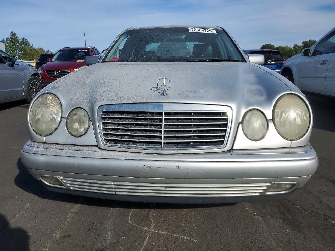 1999 Mercedes-Benz E 300Td - Image 5