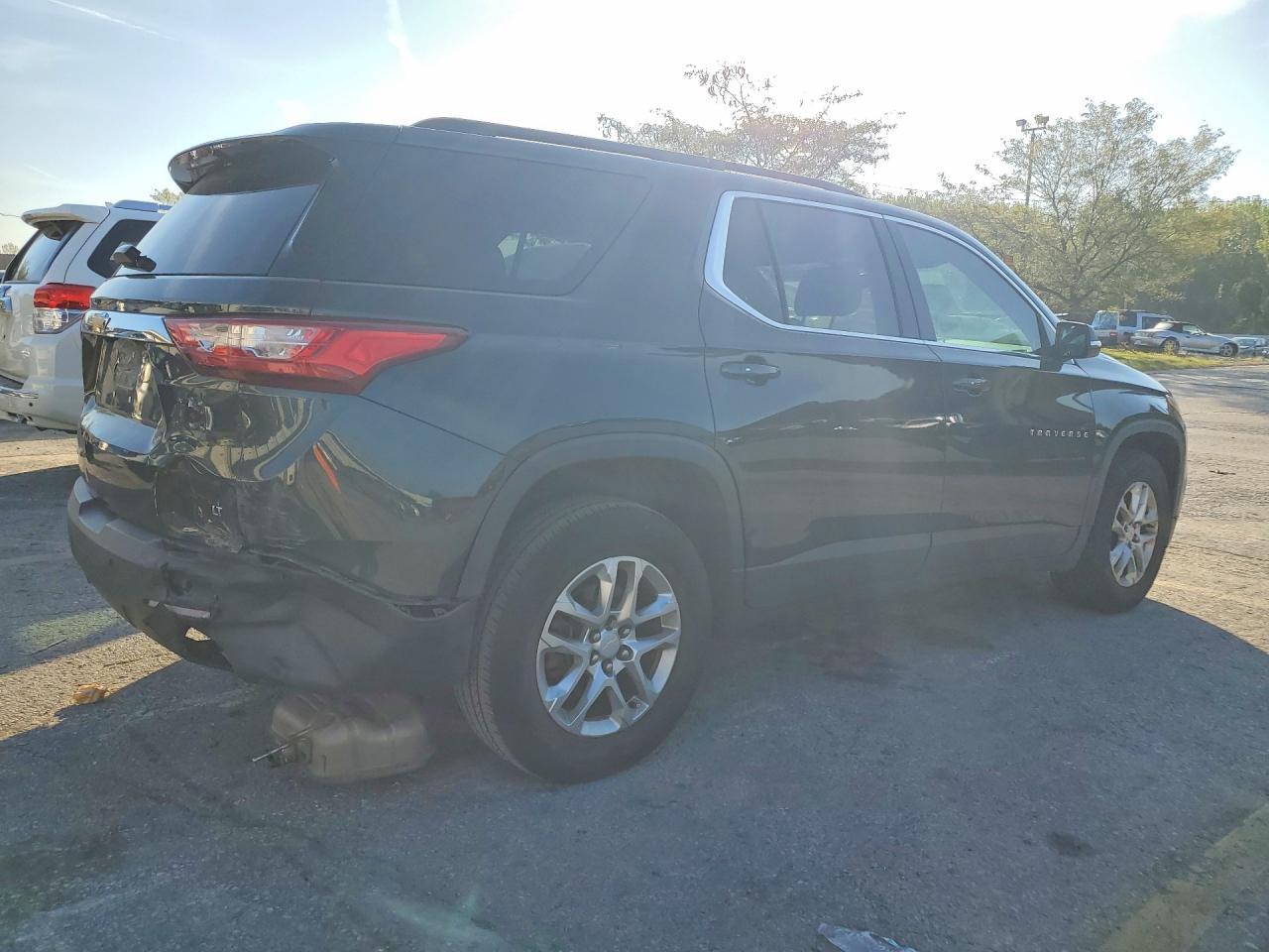 2020 Chevrolet Traverse Lt - Image 3