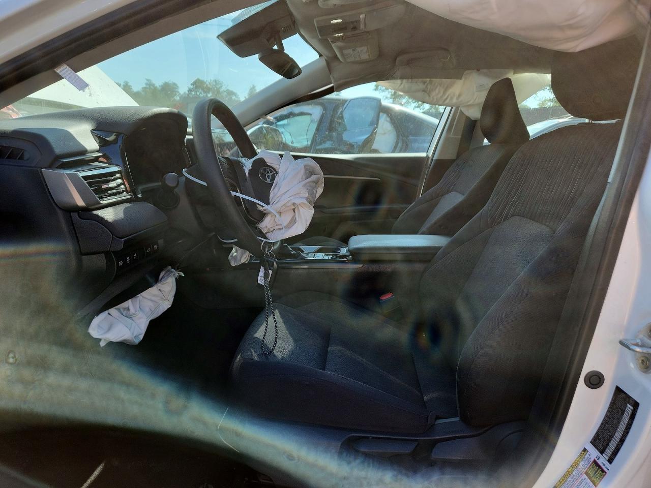 2025 Toyota Camry Le - Image 7