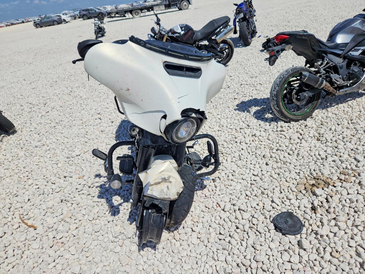 2018 Harley-Davidson Flhxs Street Glide Special - Image 2