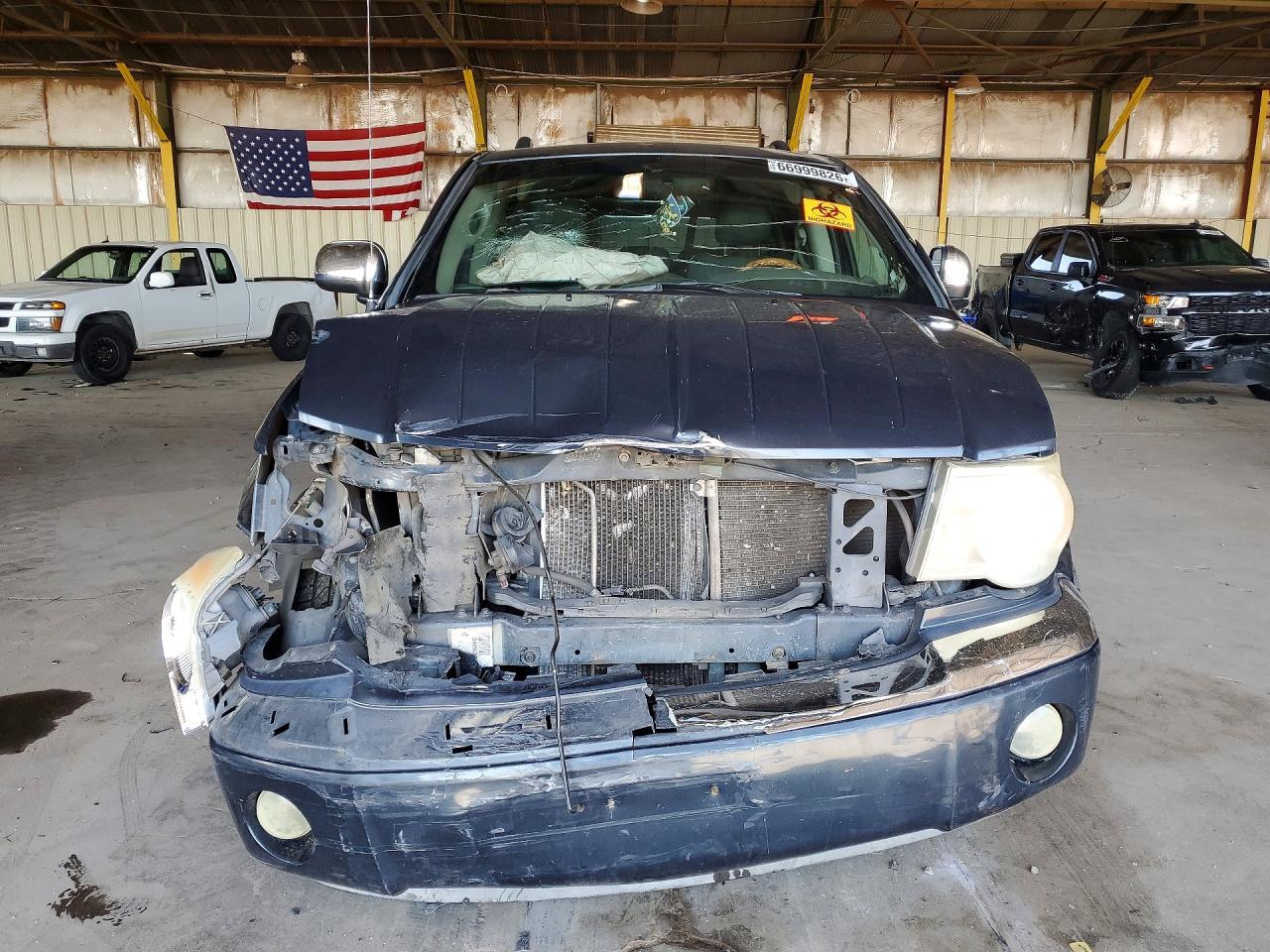 2007 Chrysler Aspen Limited - Image 5