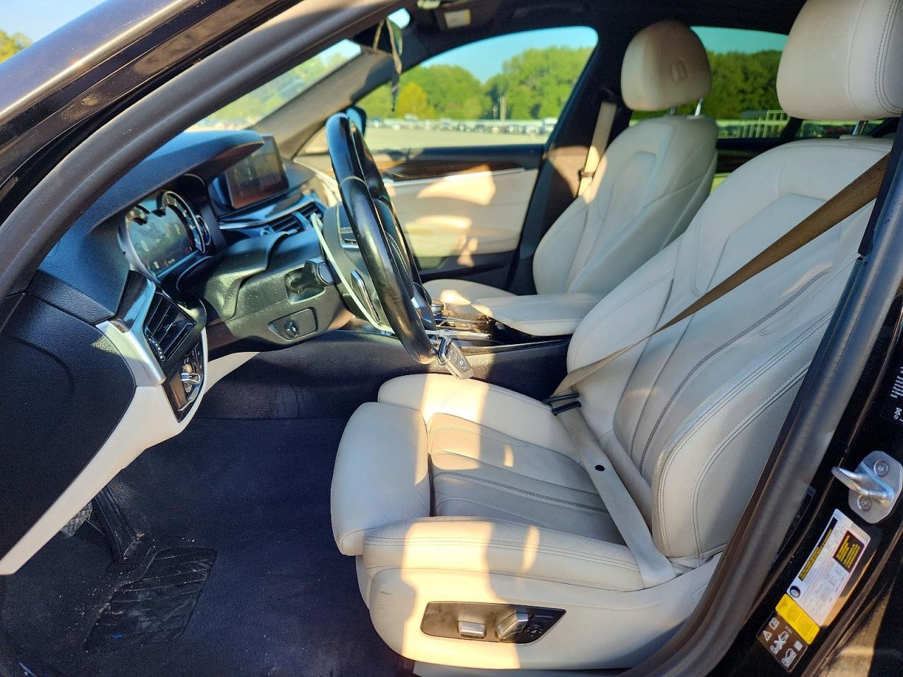 2019 BMW 530 Xi - Image 7
