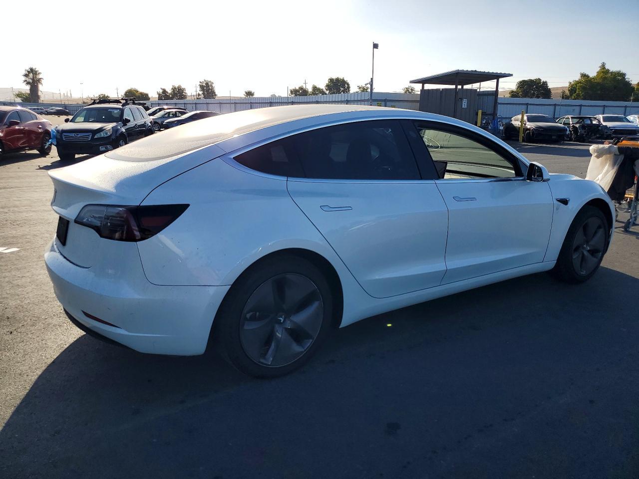2020 Tesla Model 3 - Image 3