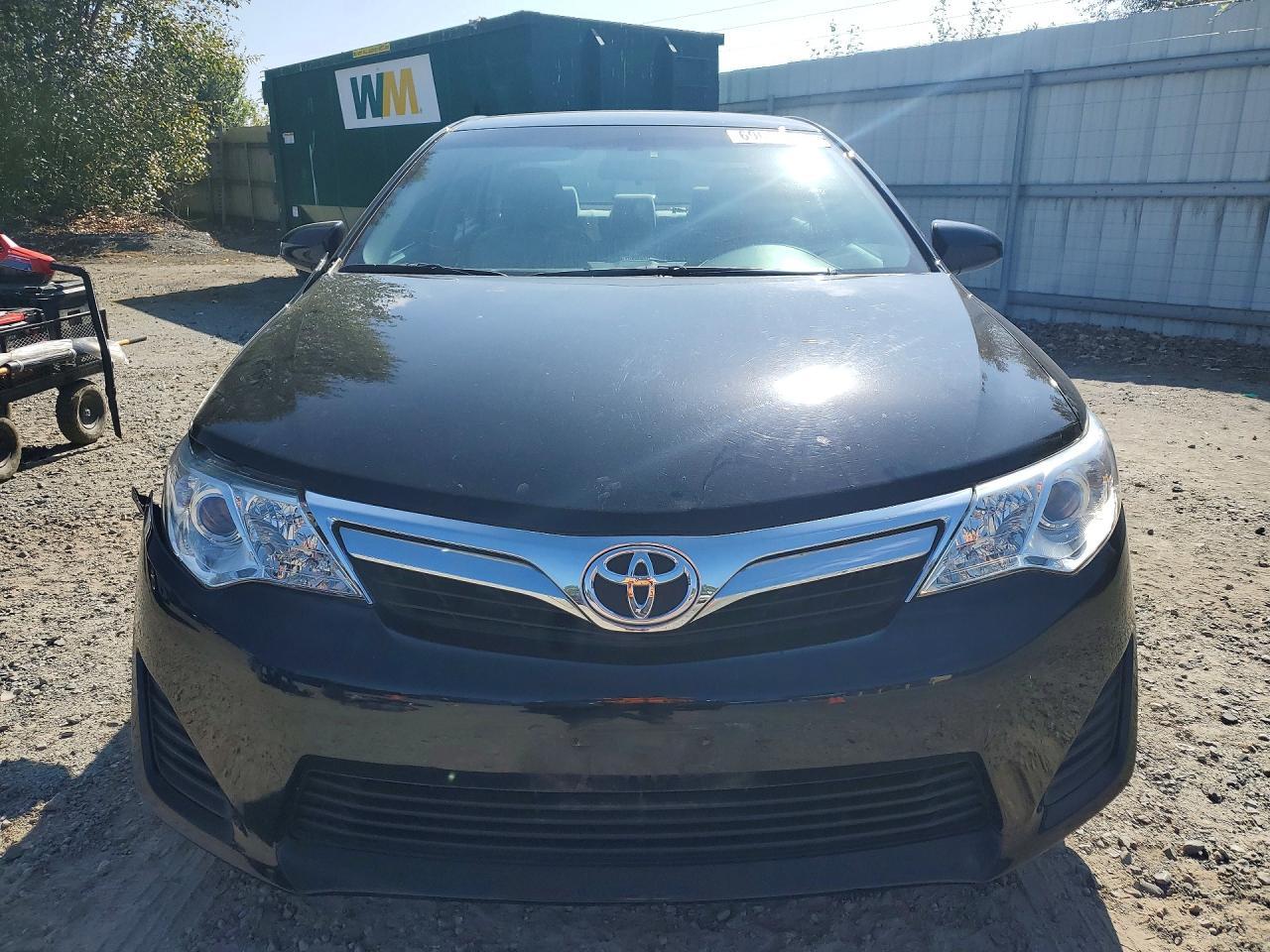 2013 Toyota Camry Le - Фото 5