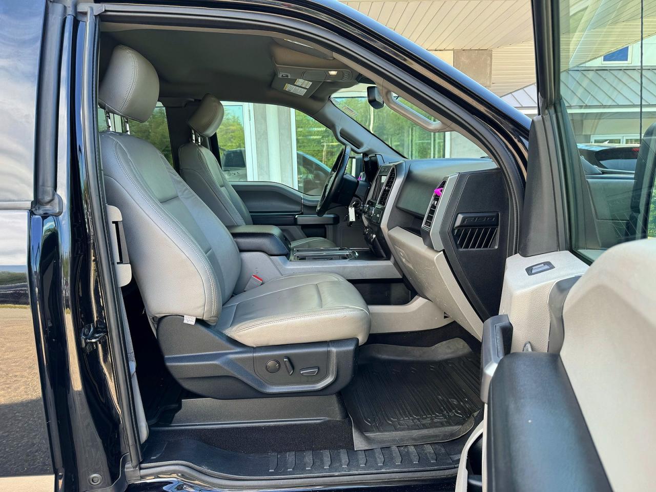 2020 Ford F150 Super Cab - Фото 5