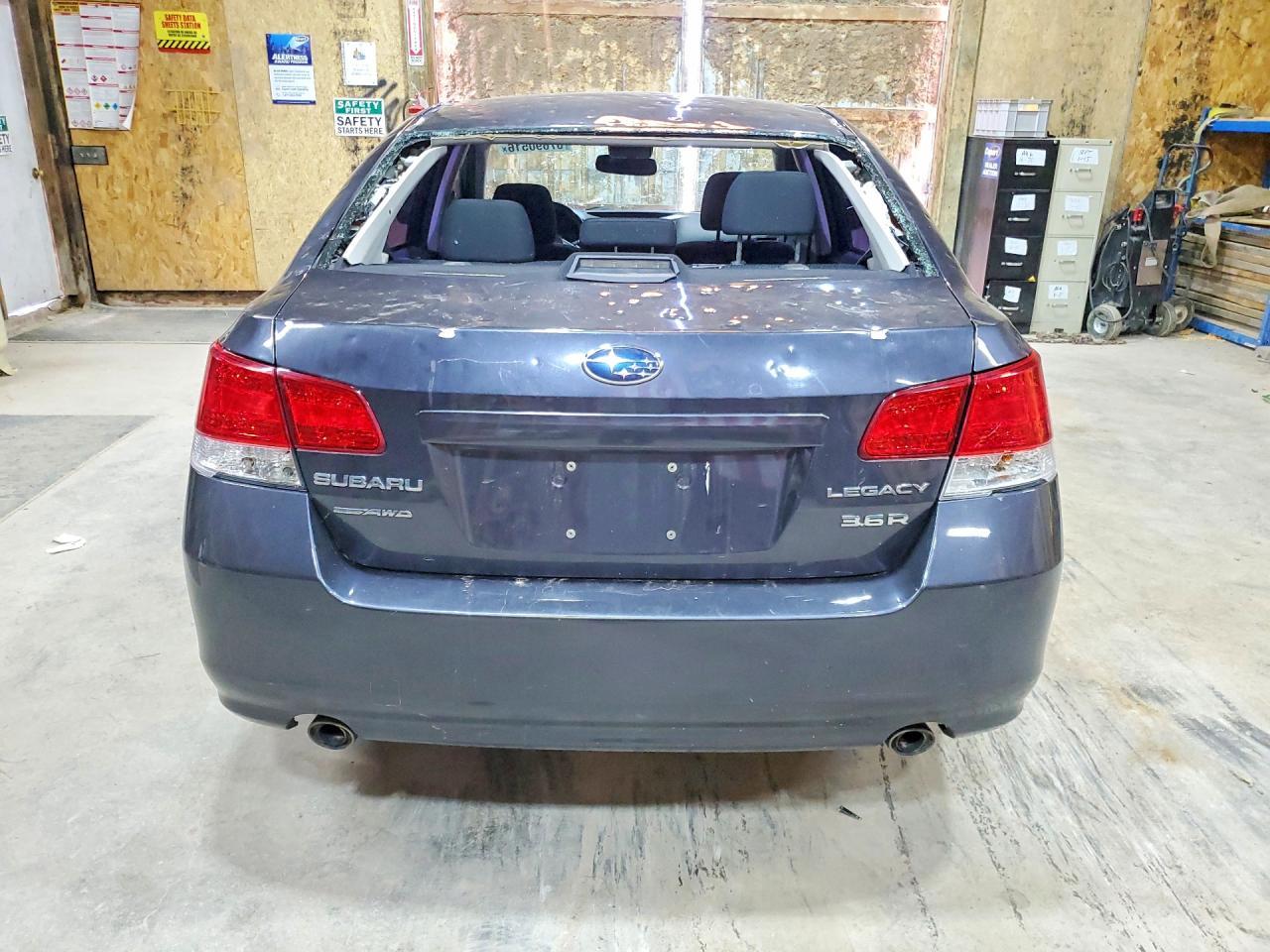 2010 Subaru Legacy 3.6R Premium - Image 6