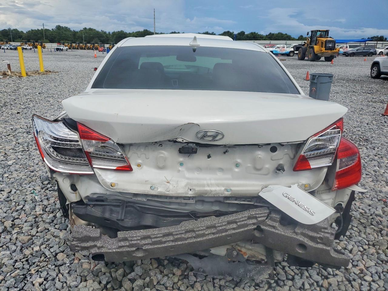 2013 Hyundai Genesis 3.8L - Image 6