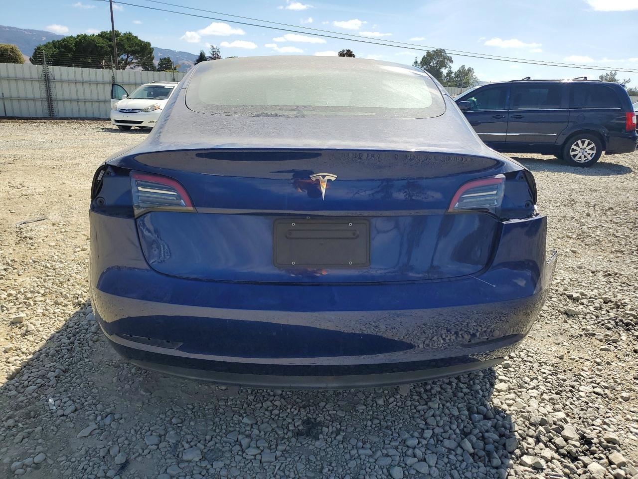 2023 Tesla Model 3 - Image 6