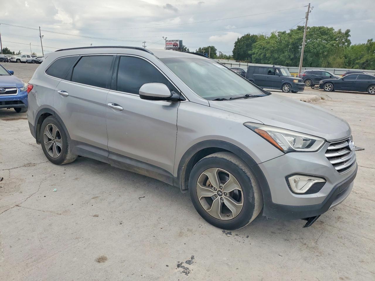 2014 Hyundai Santa Fe Gls - Image 4