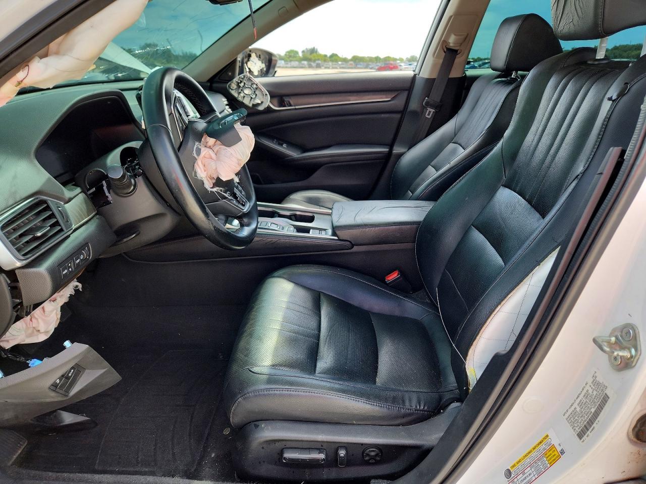 2018 Honda Accord Touring - Image 7