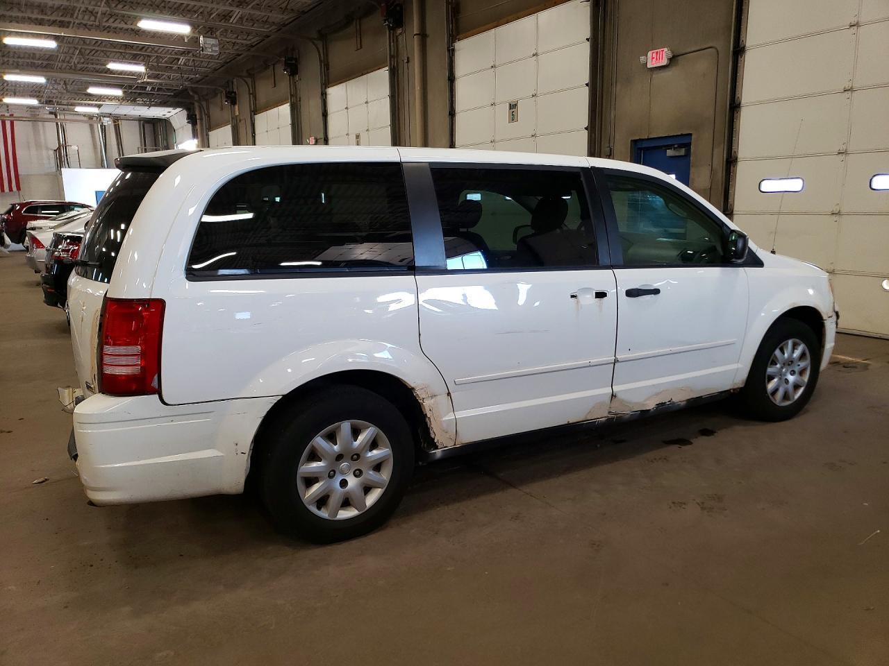 2008 Chrysler Town & Country Lx - Image 3