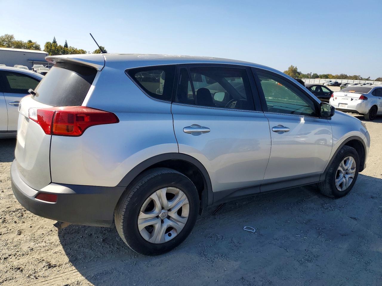 2015 Toyota Rav4 Le - Фото 3
