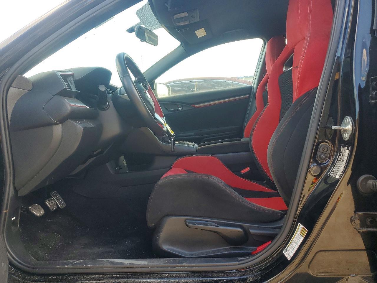 2019 Honda Civic Type-R Touring - Image 7