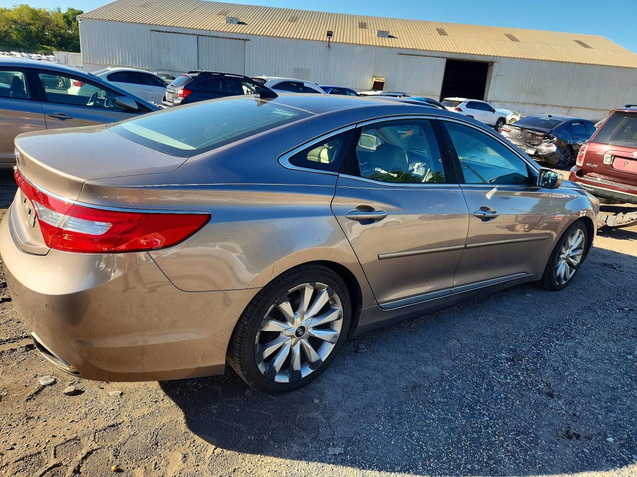2013 Hyundai Azera Base - Фото 3