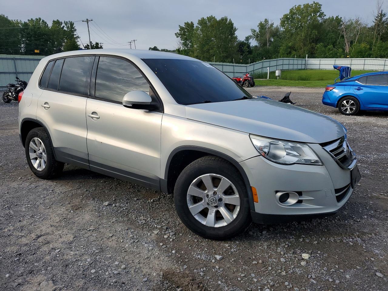 2010 Volkswagen Tiguan S - Image 4