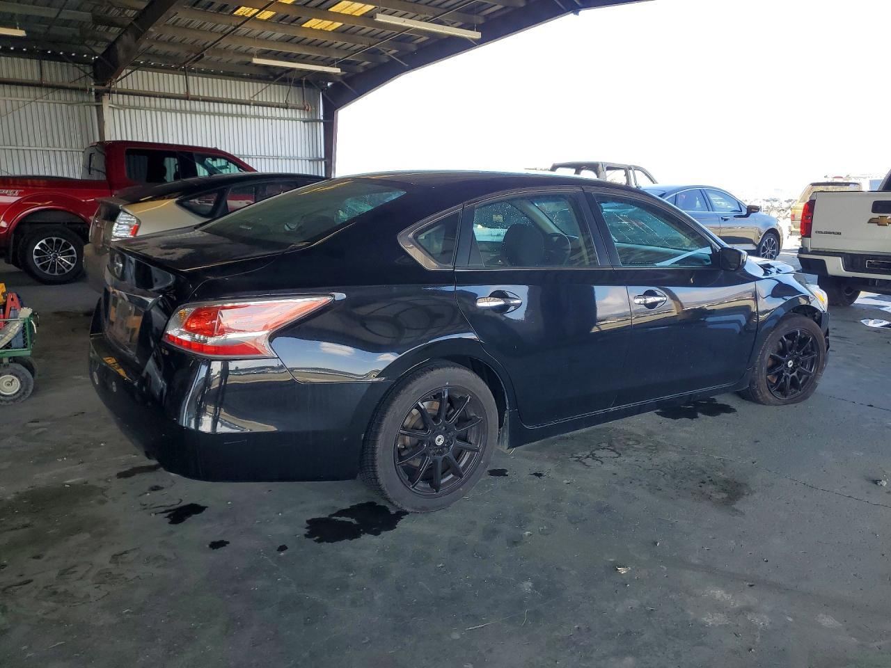 2014 Nissan Altima 2.5 S - Image 3